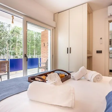 Modern With Stunning Terrace & Sea Views *