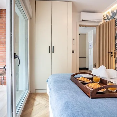 شقة Modern With Stunning Terrace & Sea Views