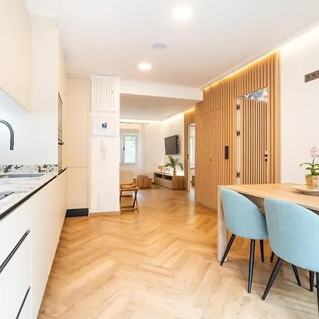 Daire Modern With Stunning Terrace & Sea Views *